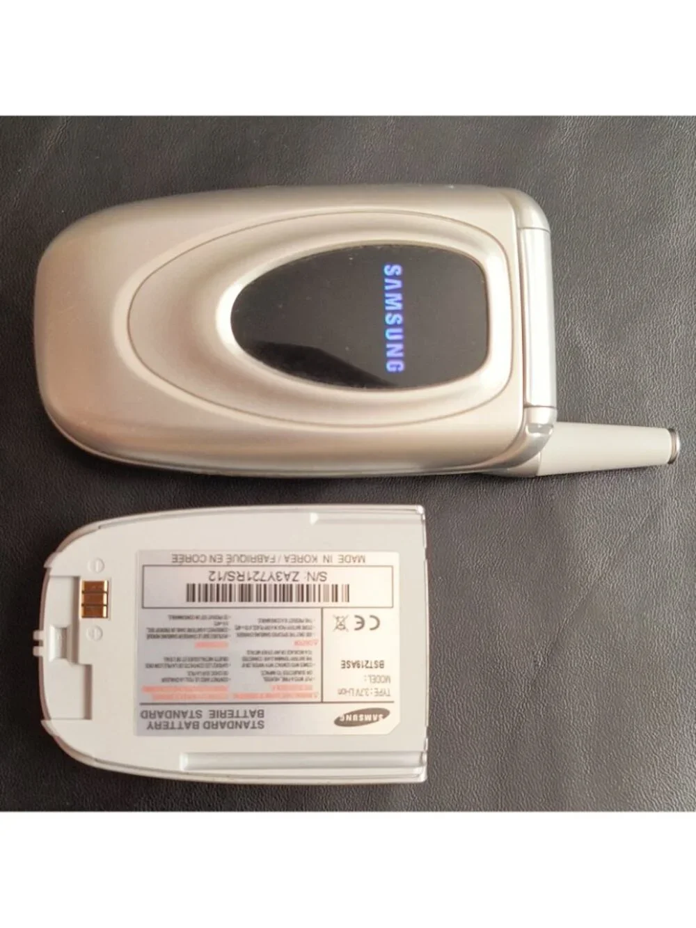 (For Collection) Samsung SGH-ZV10 Flip GSM 2G Silver 1MB 0.1MP Camera